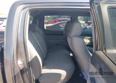 2013 Toyota Tacoma Base V6 z USA, uszkodzony, nr VIN 5TFLU4EN2DX059156